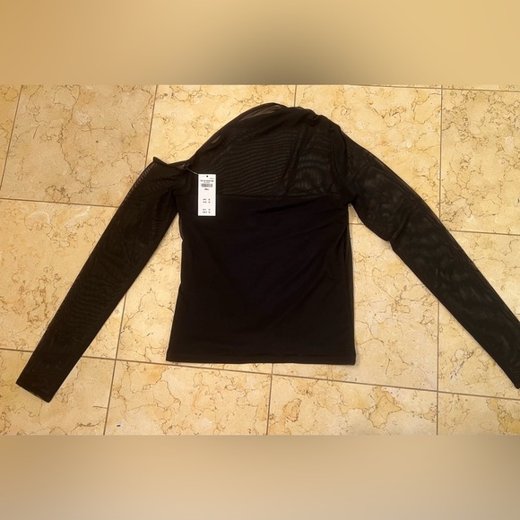 A&F Women's Long-Sleeve Mesh Ruched Asymmetrical Top - Picture 2 of 2